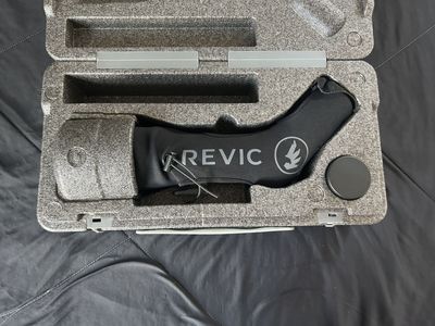 Revic Spotting Scope
