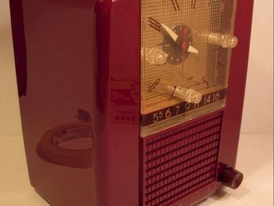The 1954 Westinghouse Clock Radio Model H-397T5