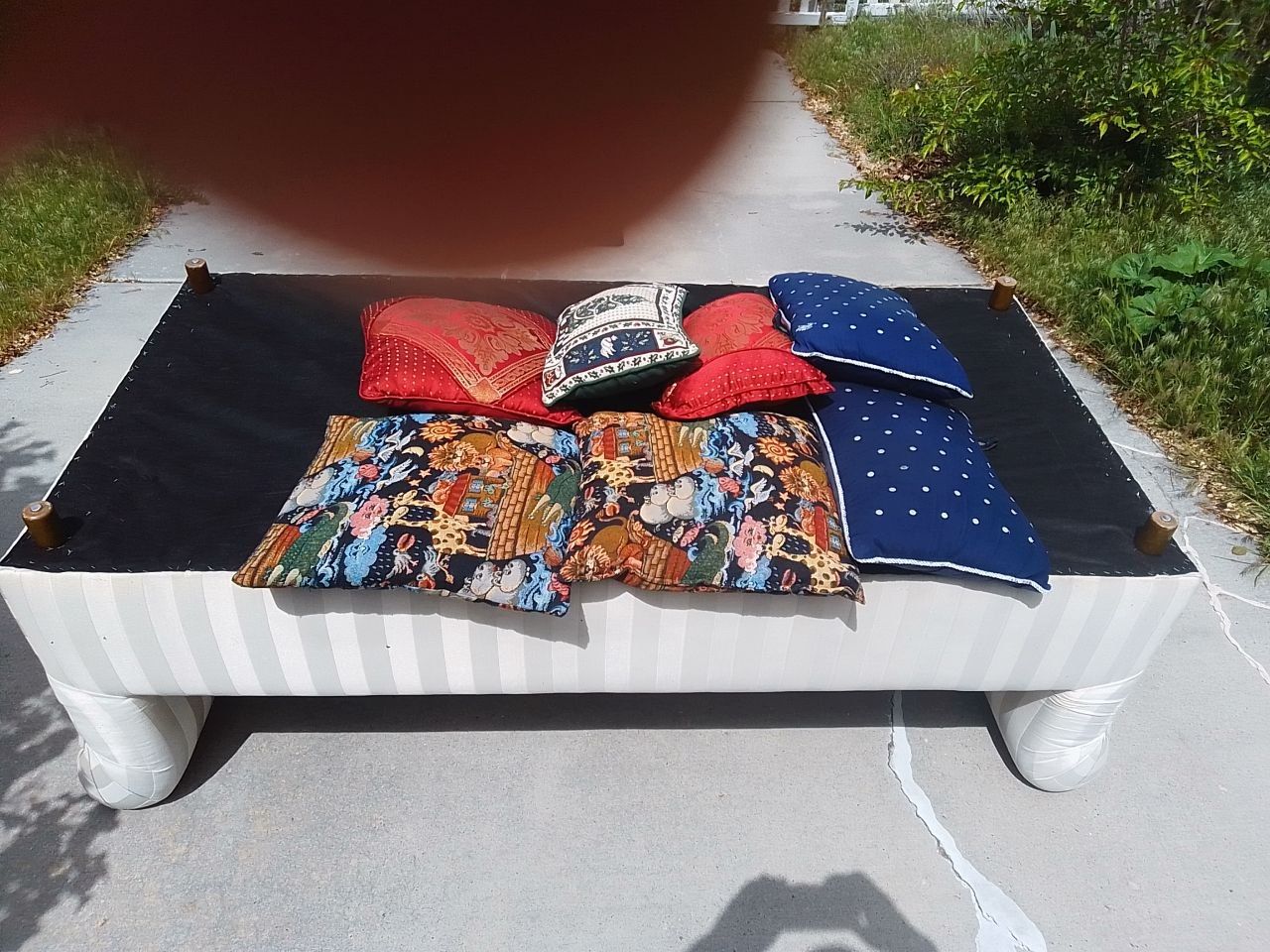 7 decorative throw pillows for loveseats, couches, sofas, armchairs or beds: $5 each or $30 for all 7