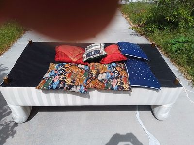 7 decorative throw pillows for loveseats, couches, sofas, armchairs or beds: $5 each or $30 for all 7