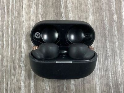 SONY BLUETOOTH WIRELESS EARBUDS