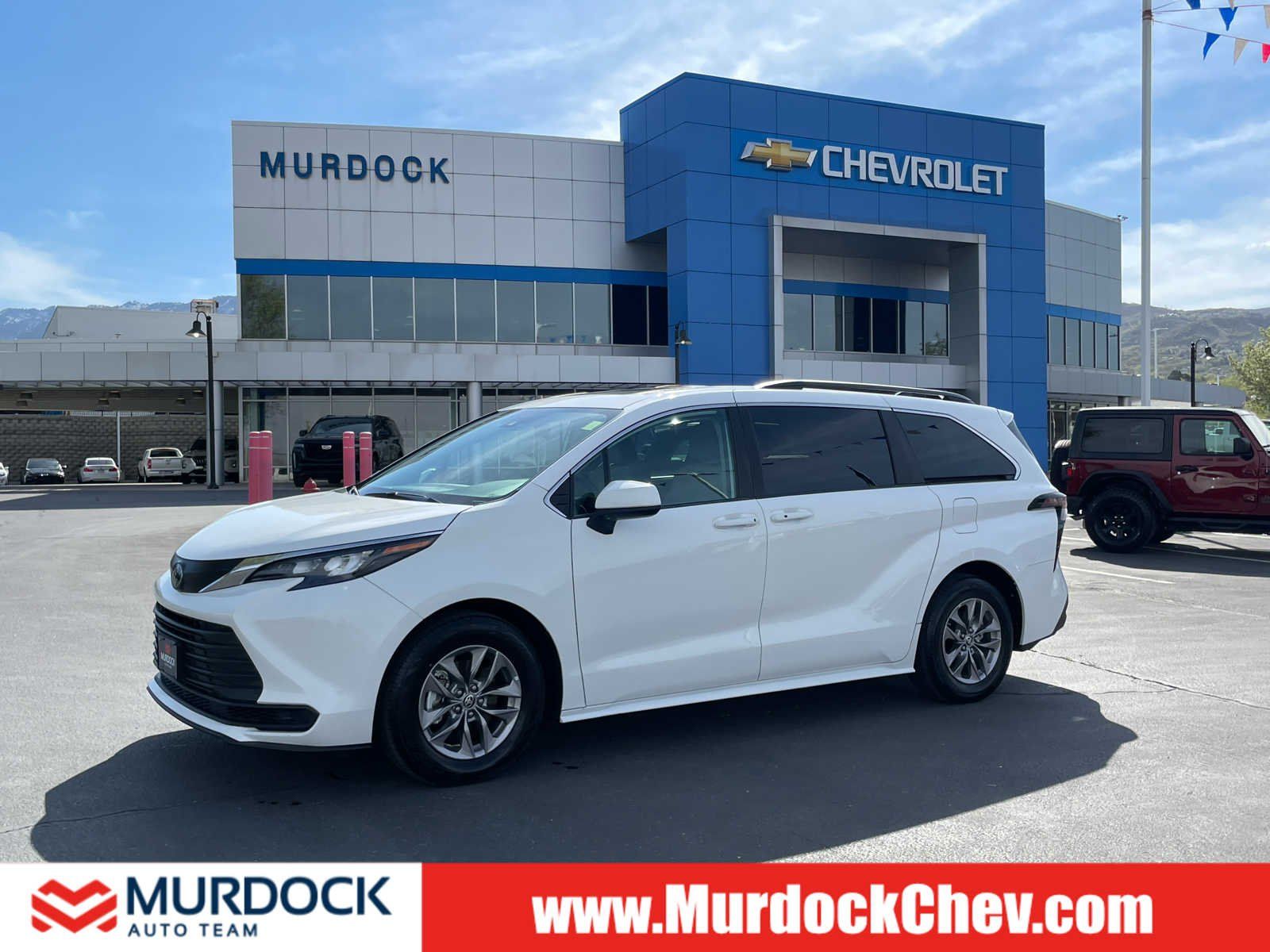 2024 Toyota Sienna LE 8-Passenger