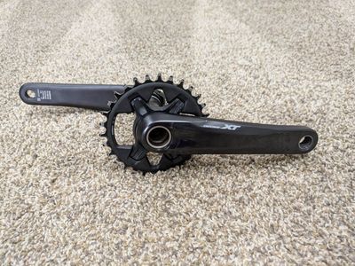 XT crankset & XT threaded bottom bracket