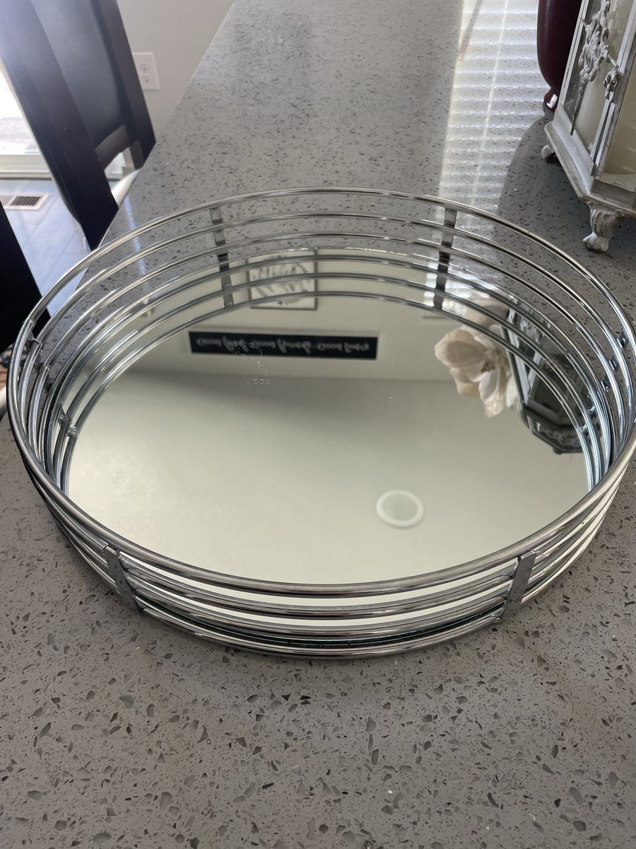 Center decorative mirror