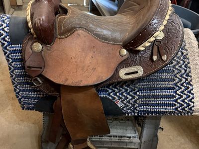 Western Saddle - Barrel racing