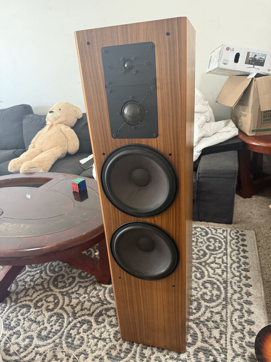 Beautiful ADS L1590 Audiophile Tower Speakers