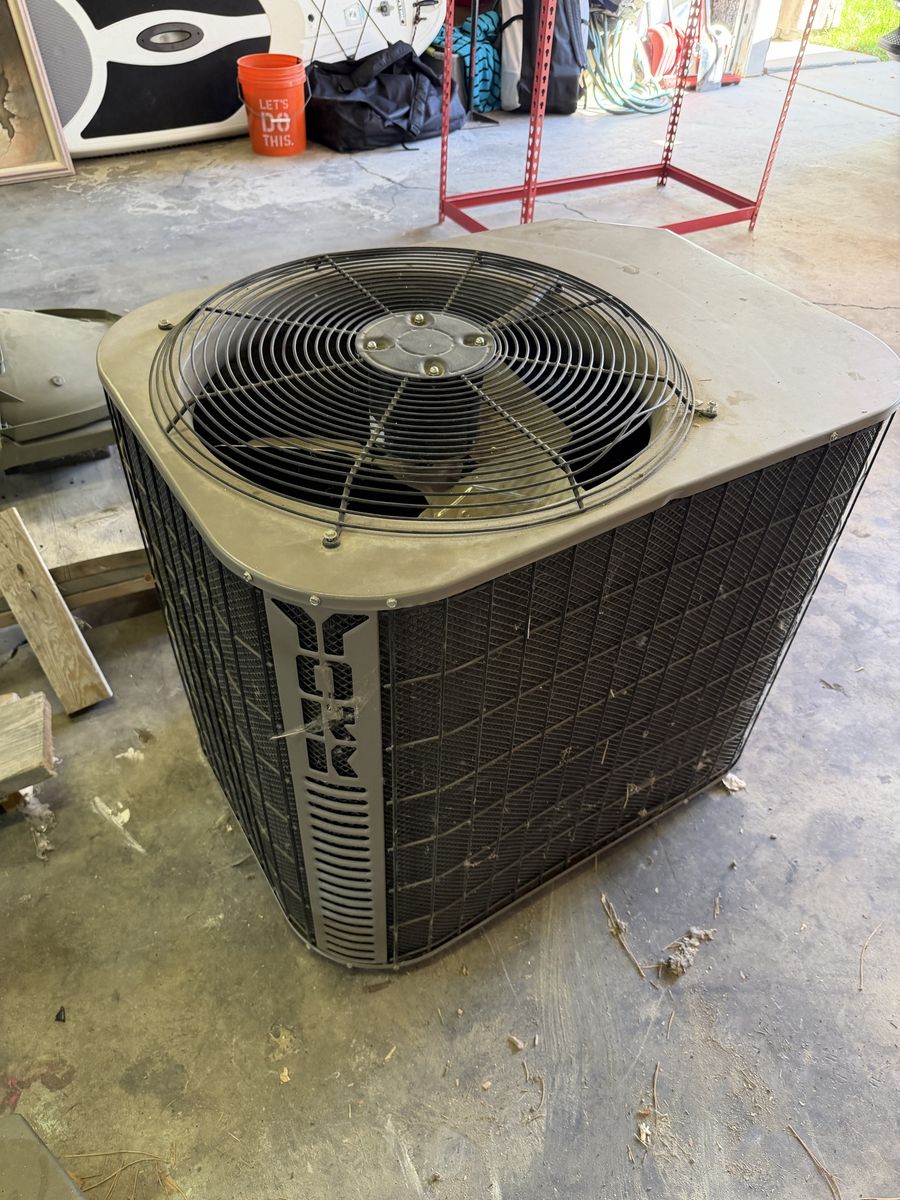 York Central Air Conditioner Unit H2RC048S06G R22 Outdoor Use