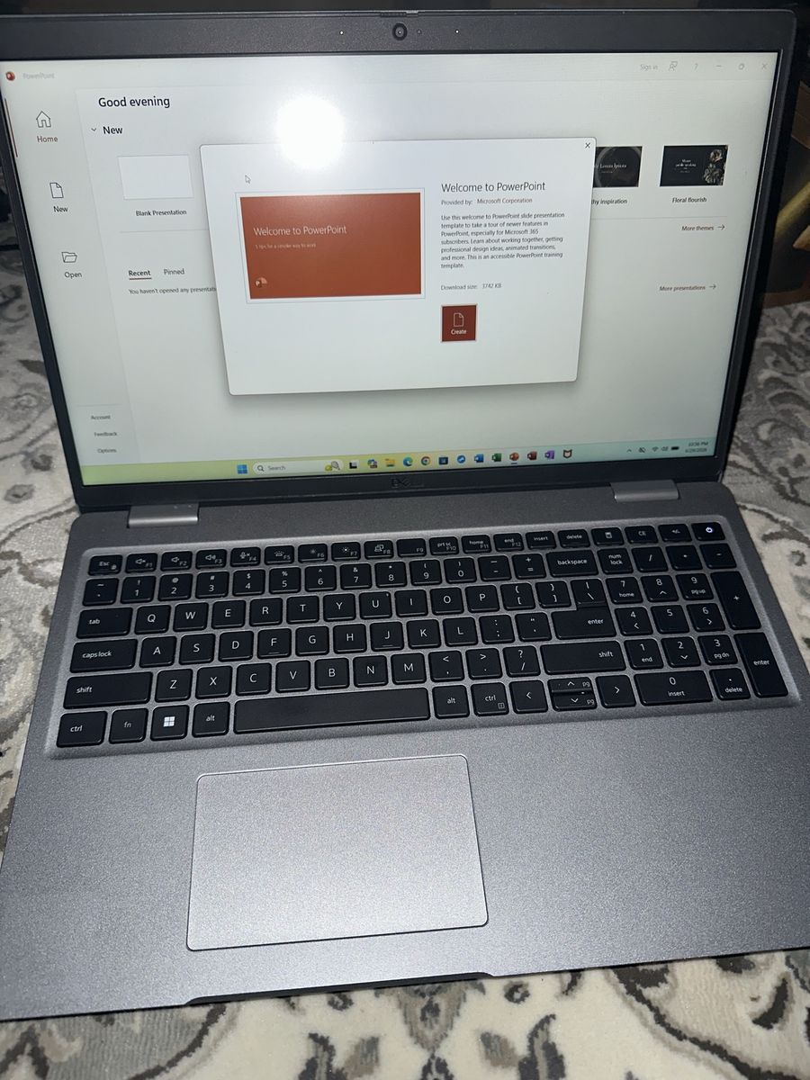 Dell 15.6 Fast Laptop i7 Core 12th Gen 32 GB RAM 750 GB SSD
