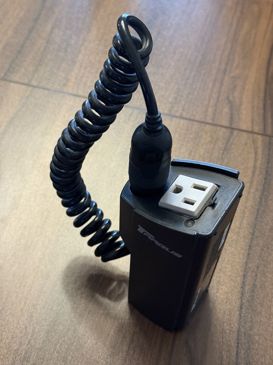 Targus 75 Watt AC Inverter for Cigarette Lighter