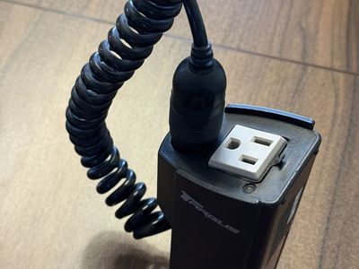 Targus 75 Watt AC Inverter for Cigarette Lighter