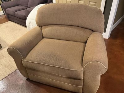 Couch, Lovseat, Recliner (FREE)