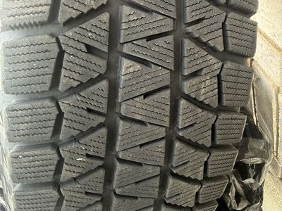 Bridgestone Blizzak Studless Tires size 215/70R15