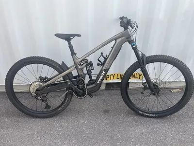 2025 Slash+ 9.7 XT; Size: Med; Color: Olive Drab