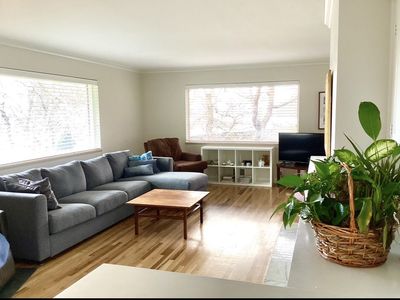 Female roommate- private bed and bath