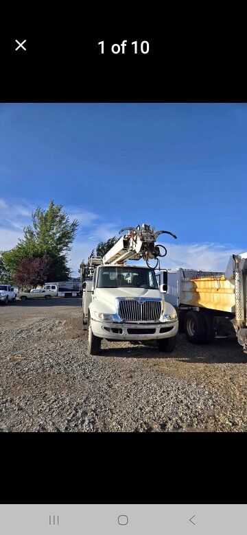 2004 international 4900 Derrick Digger