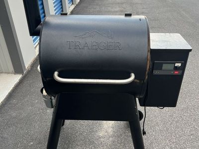Traeger Pro 575 Wifi Pellet Grill & Smoker, Black - Used, Excellent Condition