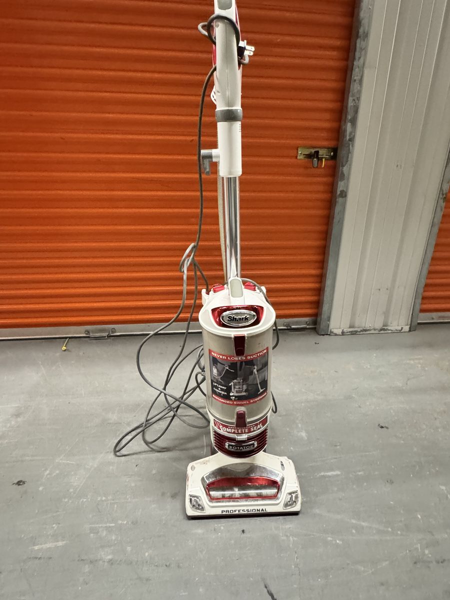 Shark Rotator Professional Lift-Away Vacuum + Attachments