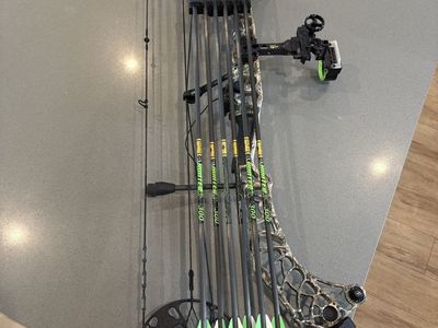 2022 Mathews V3X 33 Compound Bow Setup with Quiver, Sight, & Arrows