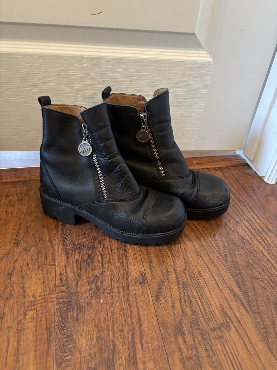 Women’s Vintage Double H Leather Ankle Moto Boots - Size 7 (Double Zip / Chunky Lug Sole)