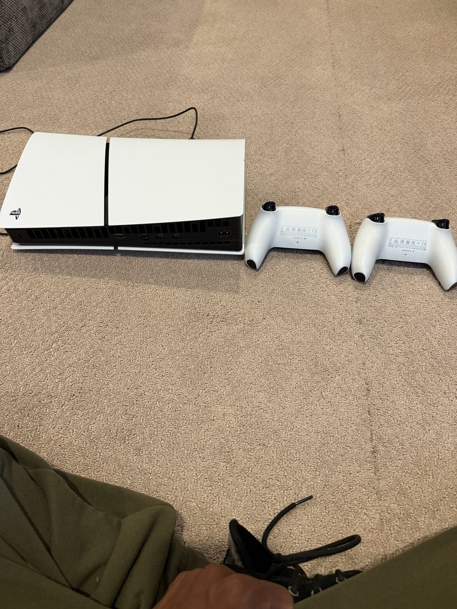 PS5 slim 1TB disc version