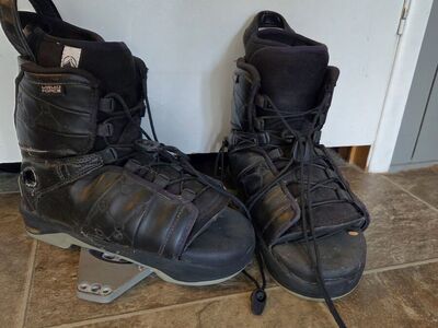 Liquid force wakeboard boots size 10-11