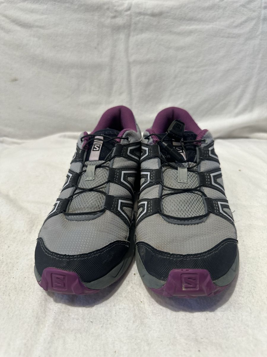 Salomon speed,cross youth size 3 gray/purple trim trail shoes