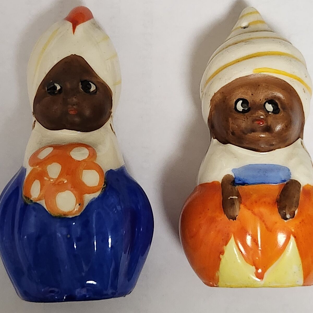 vintage folk art salt and pepper set