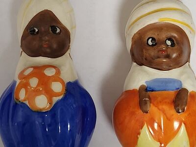 vintage folk art salt and pepper set
