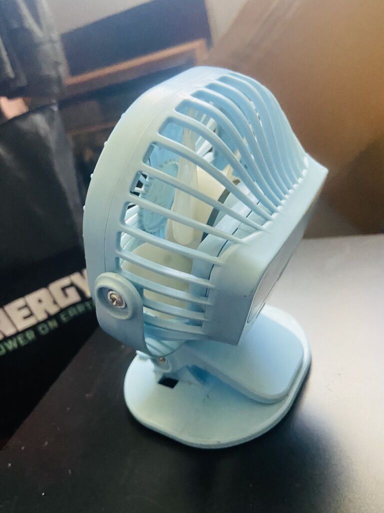 Tiny Portable Clip On Fan