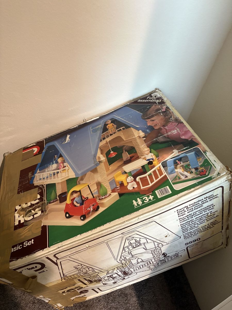 Little Tikes Vintage Dollhouse Playsets - Grandma's House, Place Stable, Basic Set - Unassembled