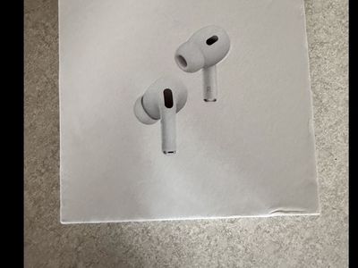 Apple AirPods Pro 2 with mag safe
