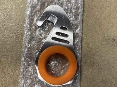 Kershaw gut hook tool.