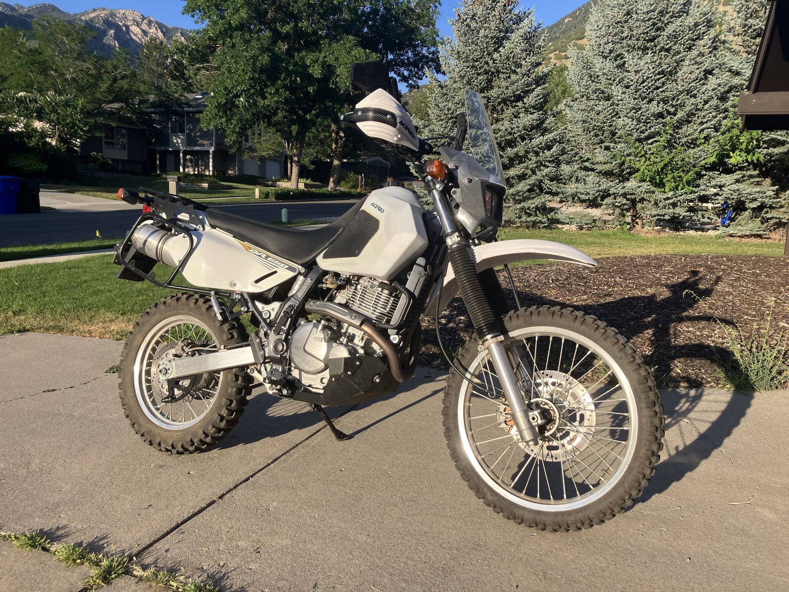 2015 Suzuki DR650, 950 Miles, Like New, Tons of Upgrades, Can Deliver...
