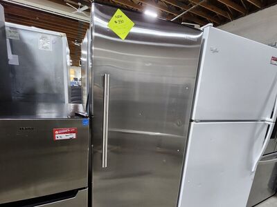 BRAND NEW! VISSANI STAINLESS STEEL UPRIGHT FRIDGE & FREEZER!