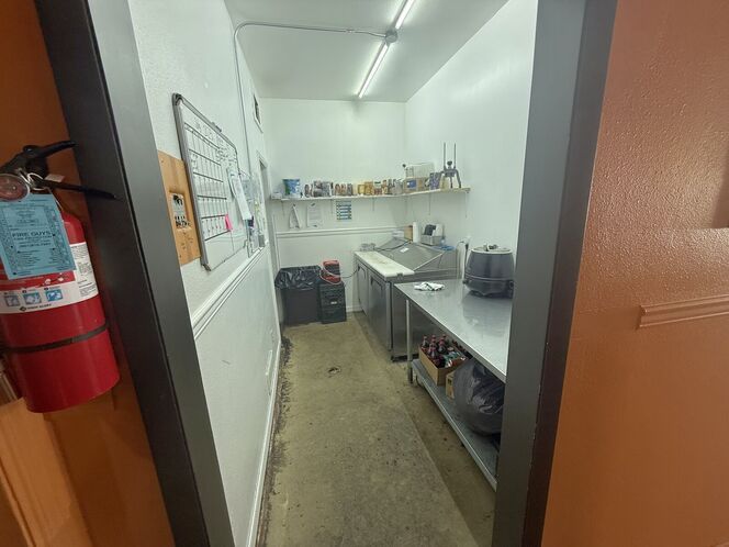 Main image 10
