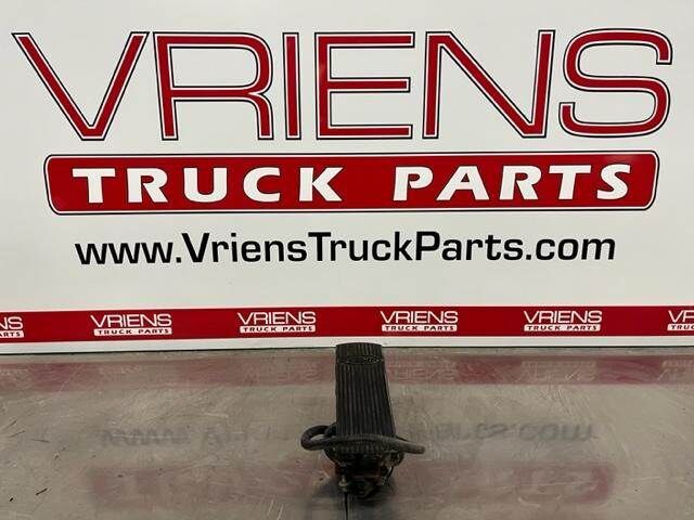 Peterbilt Throttle Pedal for CAT Engine, Part # D21-6010