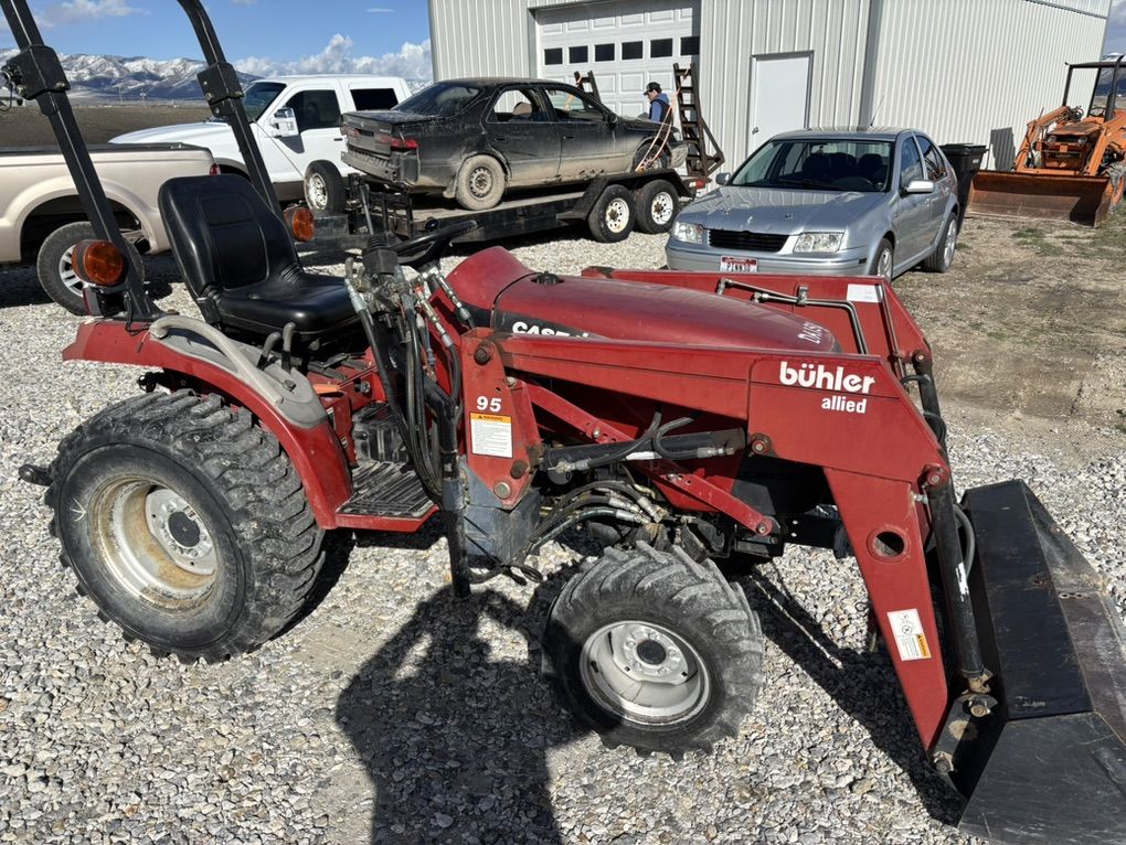 Case DX24 4 Wheel Drive Tractor