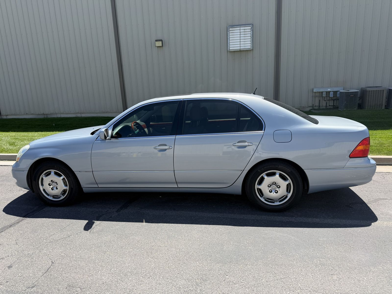 2002 Lexus LS Base