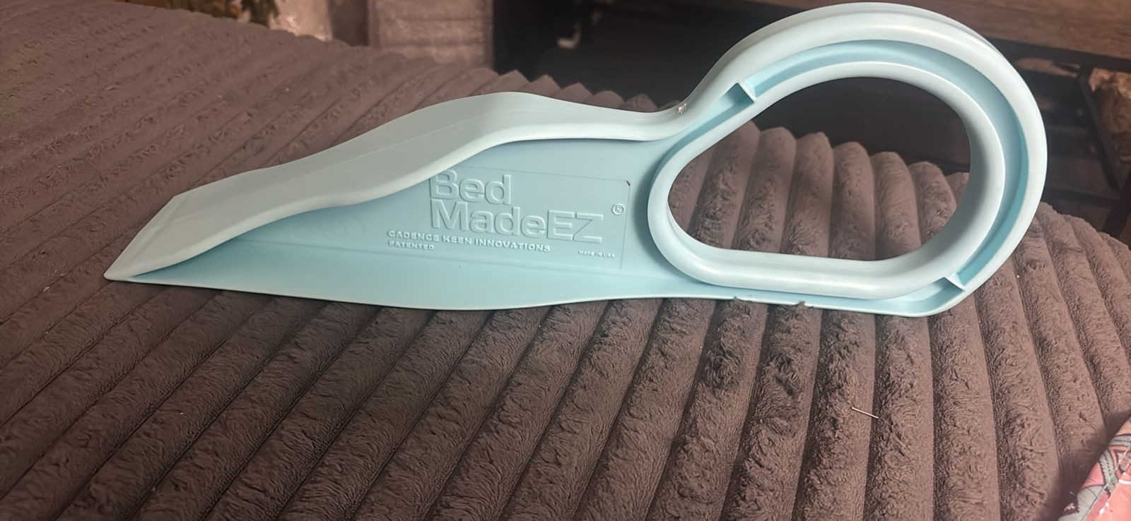 Bed Made EZ Cadence Keen Innovations Mattress Tucking Tool Made in USA - Light Blue