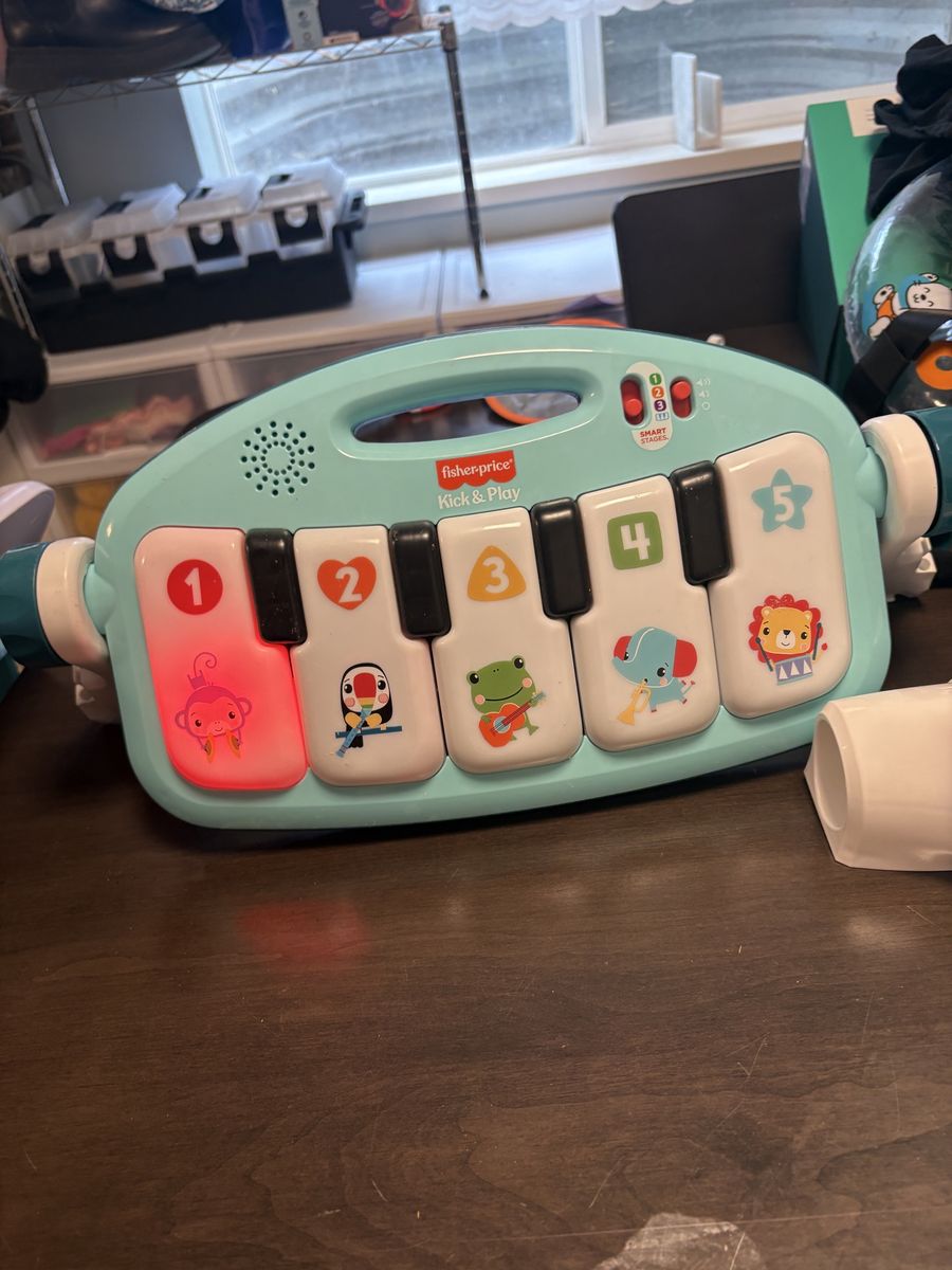 Fisher Price Glow & Grow Kick and Play Gym
