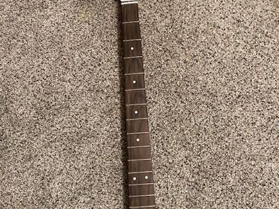 Bass guitar neck (READ DESCRIPTION)