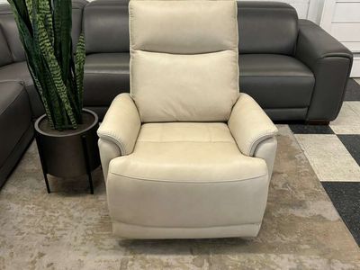LIKE NEW!! COSTCO SANDERS LEATHER POWER RECLINER W/ POWER HEADREST!!