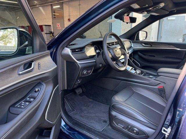 Main image 10