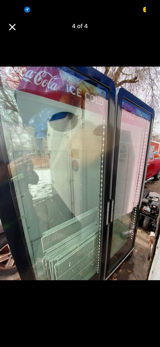 Commercial refrigerator