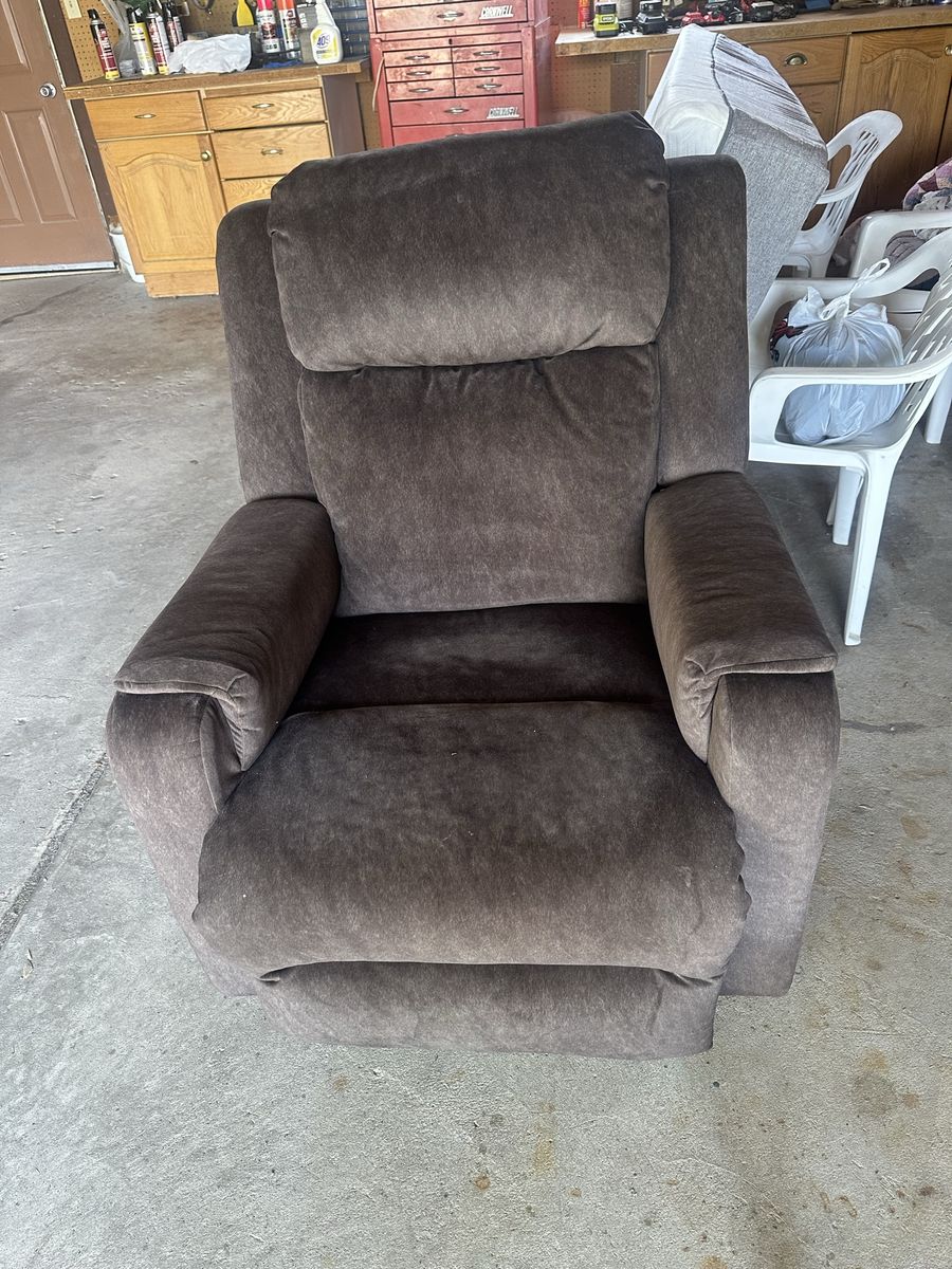 Brown fabric Recliner Chair - Used