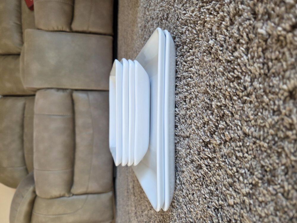 Pampered Chef 6 PC Plate Set