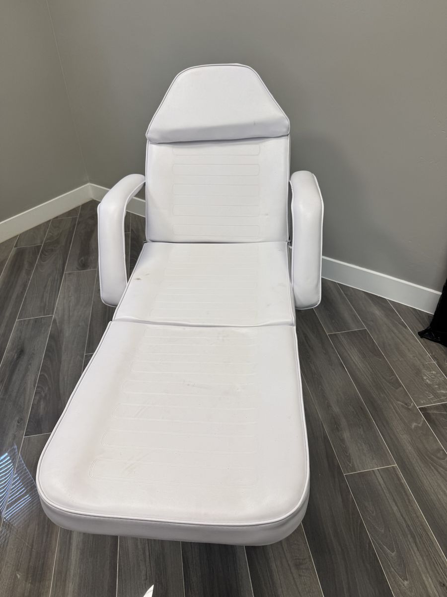 Tattoo/ piercing chair