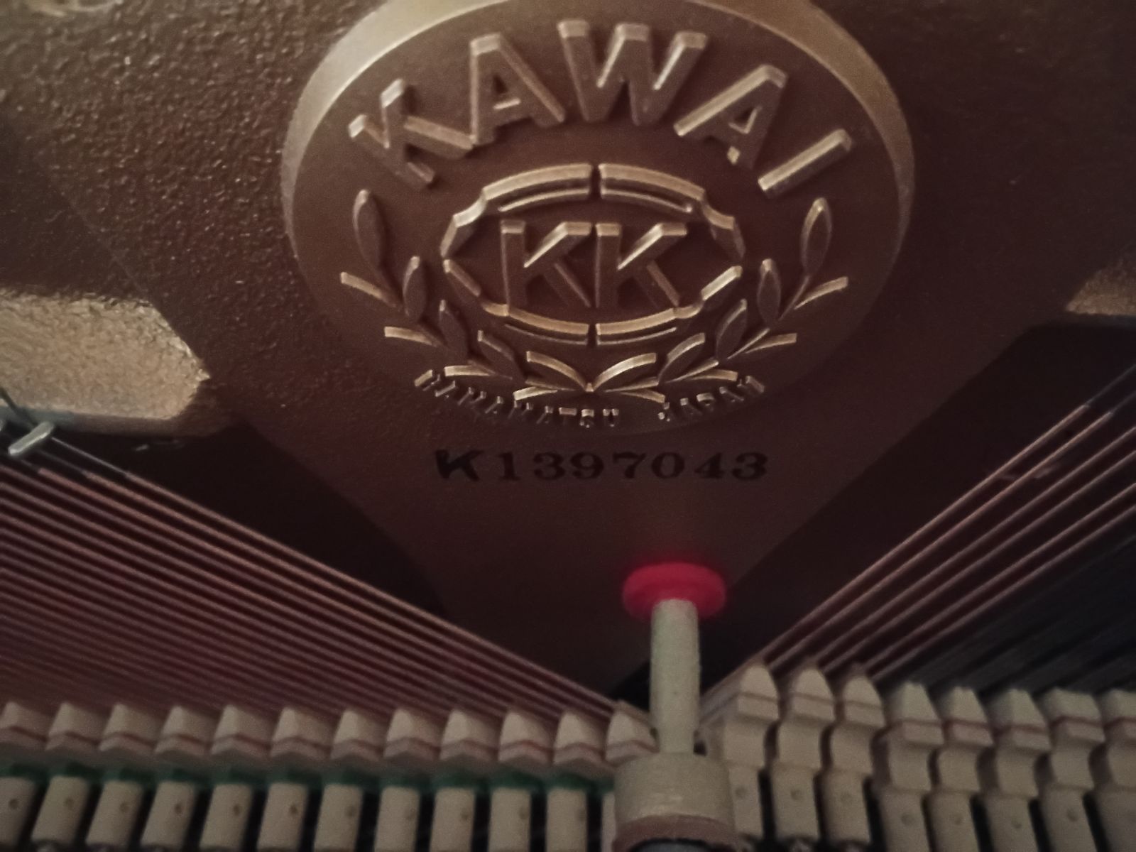 Kawaii UST-7 upright piano maple finish, excellent condition.