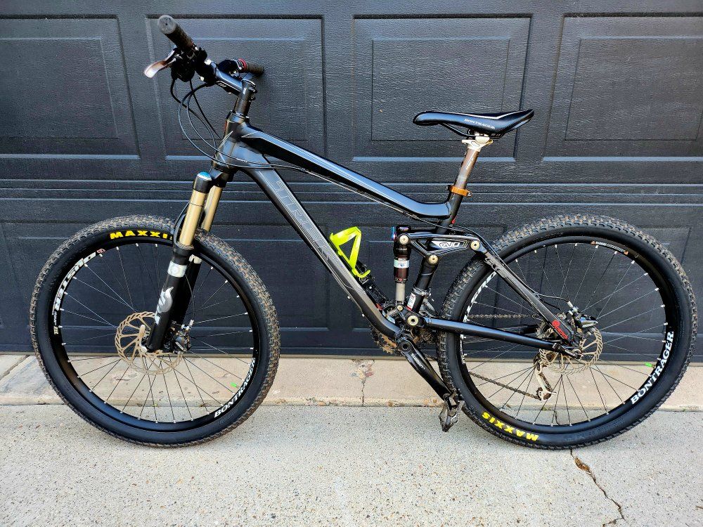 2010 Trek Fuel EX 8 – Full Suspension – Fox Air Shox - Medium Frame