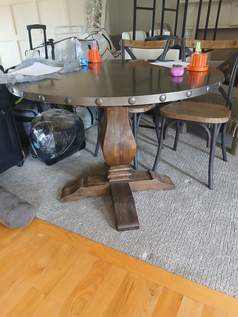 world market round table free
